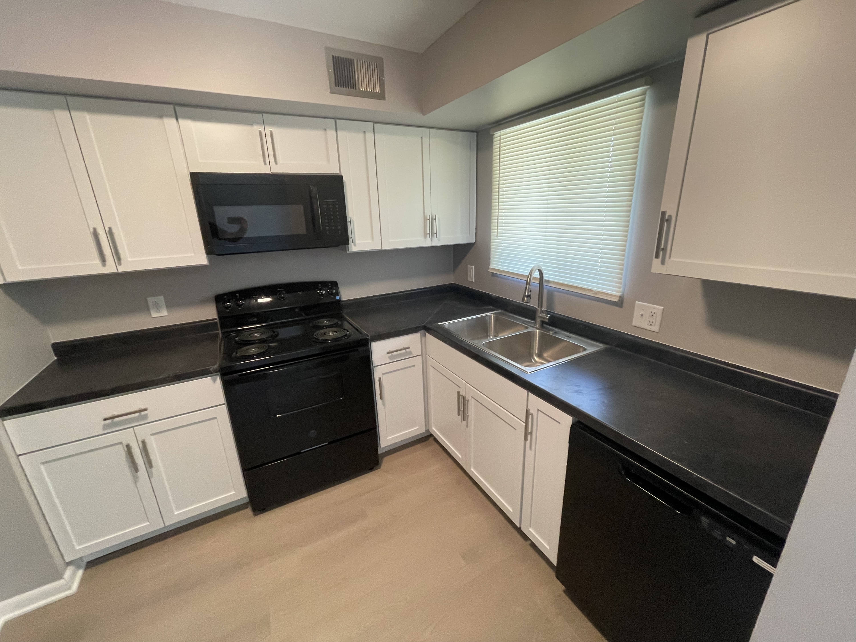 4620 Wakeley Street - 1